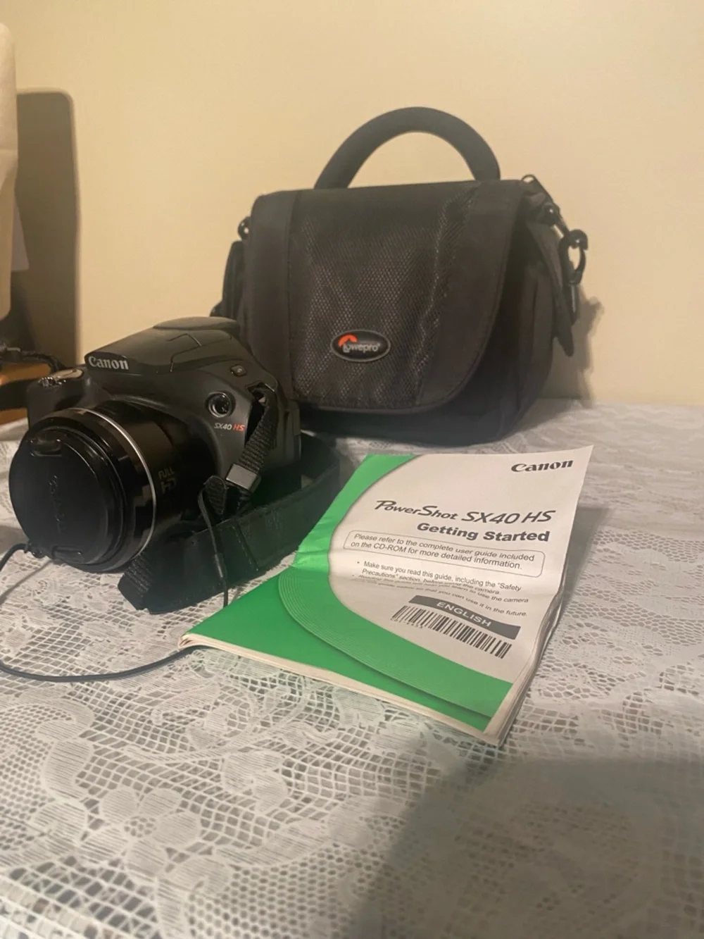 Canon PowerShot SX40 HS: 12.1 MP Digital Camera & Charger/Case - Picture 2 of 10